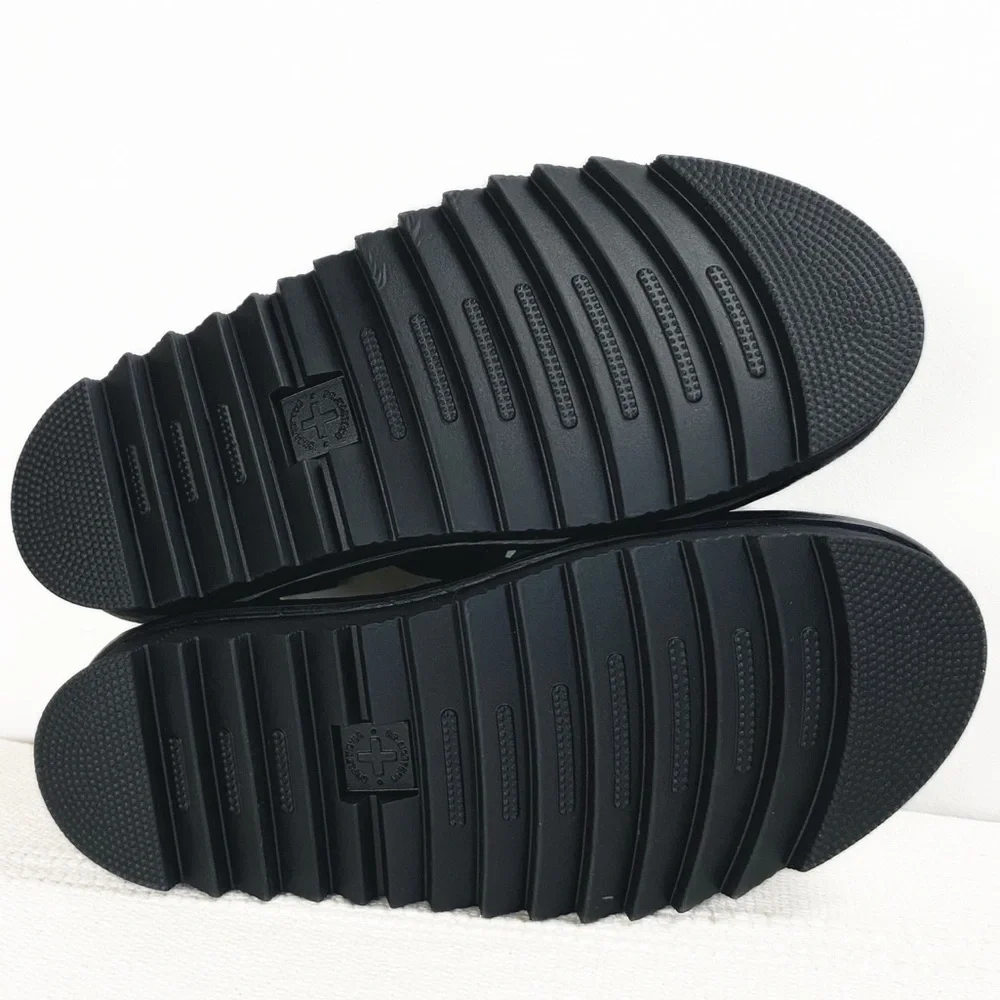 NIB Dr. Martens Blaire Hydro Sandals Black Chunky Strappy Y2K style size 10